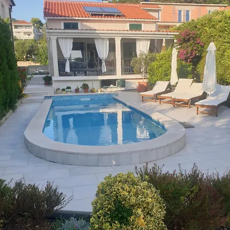 Bella Villa