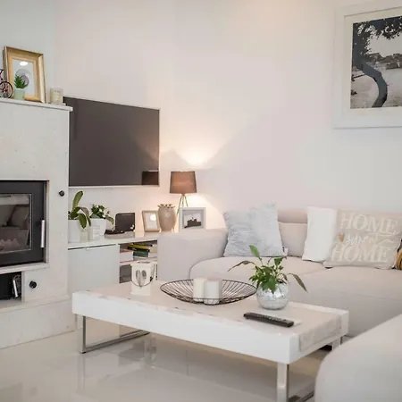 Bella Villa Banjol