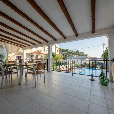 Bella Villa Banjol